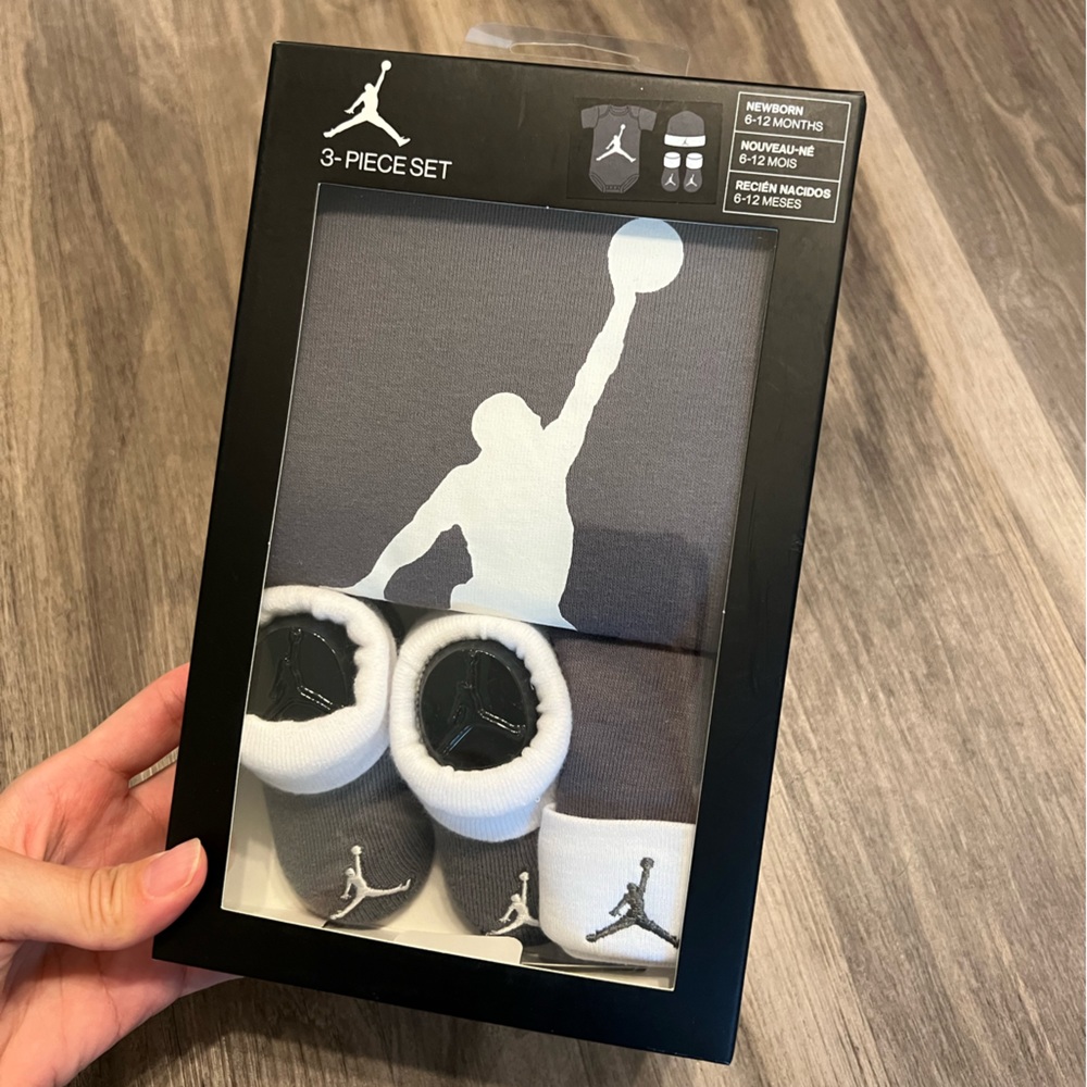 NWT🖤 Jordan Baby Bodysuit Set 6m-12m